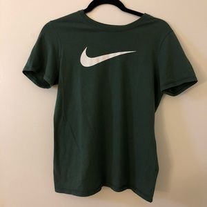 🌲🌲HUNTER GREEN NIKE T-shirt 🌲🌲